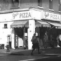 Foto diambil di Joe&amp;#39;s Pizza oleh Joe&amp;#39;s Pizza pada 4/1/2015