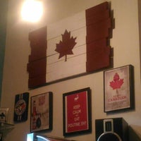 Foto tirada no(a) Canuck&amp;#39;s Poutinerie por Karina em 9/13/2017