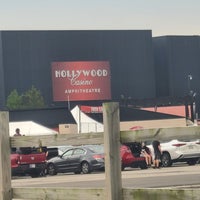 รูปภาพถ่ายที่ Hollywood Casino Amphitheatre โดย Jeralyn M. เมื่อ 8/20/2022