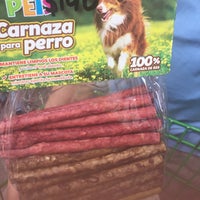 Photo taken at Veterinaria y Estética Canina Animalitos by Rocío D. on 6/7/2017