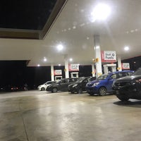 Photo taken at Shell by Faiz Z. on 12/15/2017