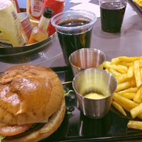 1/16/2016에 Merve Ö.님이 Huppa Burger&amp;amp;Salad에서 찍은 사진