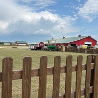 Photo taken at Stade&amp;#39;s Farm &amp;amp; Market by L. J. on 7/22/2023
