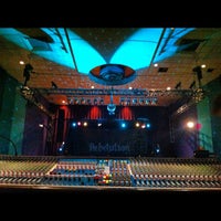 Foto tirada no(a) Madison Theater por Dj Mere 1. em 3/28/2012