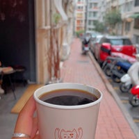 Foto diambil di Mura Coffee &amp;amp; Bar oleh Noura Abdullah pada 9/29/2023