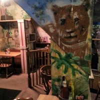 Das Foto wurde bei The Zoo Bar Cafe von Becky W. am 11/11/2012 aufgenommen