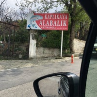 Photo taken at Kaplıkaya Canlı Alabalık by Abbas B. on 4/30/2019