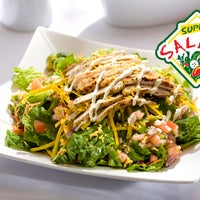 Foto scattata a Super Salads da Super Salads il 11/21/2013