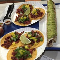 12/15/2015 tarihinde Jen C.ziyaretçi tarafından La Antojería Mexicana'de çekilen fotoğraf