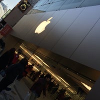 Photo taken at Apple Nagoya Sakae by ＫＡＺＩ on 1/31/2015