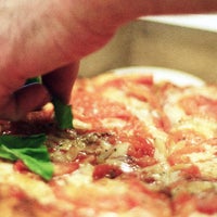 Das Foto wurde bei Pizza L&amp;#39;Vino von Pizza L&amp;#39;Vino am 12/5/2013 aufgenommen