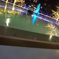 Foto tomada en Rockville Town Square Ice Skating Rink  por Lucas D. el 12/27/2016