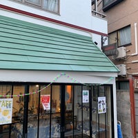 Photo taken at 酒と自然食品の店 ヤマザキヤ by ジャック on 12/29/2019