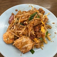 Photo taken at Siam Road Charcoal Char Koay Teow by Yun Lynn W. on 6/7/2023