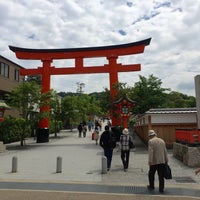 Photo taken at Fushimi Inari Taisha by KSK on 5/7/2015