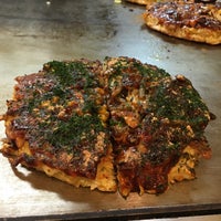 Photo taken at Okonomiyaki Kiji by Seiko on 3/29/2016