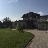 Photo taken at Baron Palast by Doğuş T. on 9/17/2016