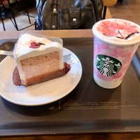 Photo taken at Starbucks by louixa on 2/20/2022