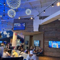 Foto diambil di Chase Lounge oleh Brandon S. pada 9/6/2022