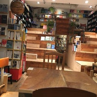 Foto scattata a Todo Modo - libreria caffè teatro da Jaclyn H. il 11/29/2018