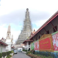 Photo taken at Wat Arun Rajwararam by CP on 10/8/2016