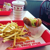 Photo taken at In-N-Out Burger by Saranghe J. on 8/6/2016