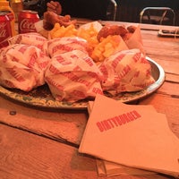 Foto scattata a Dirty Burger da Sho A. il 1/13/2016