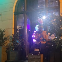 8/19/2022 tarihinde Kim G.ziyaretçi tarafından Dram Cocktail Bar &amp;amp; Restaurant'de çekilen fotoğraf