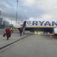 12/27/2022 tarihinde Kim G.ziyaretçi tarafından Poznań Airport'de çekilen fotoğraf