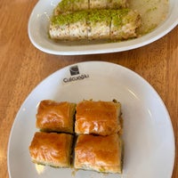 Das Foto wurde bei Çulcuoğlu Restaurant von Esra K. am 6/13/2023 aufgenommen