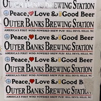 Foto scattata a Outer Banks Brewing Station da Aubree L. il 10/21/2023