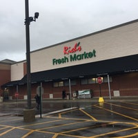 Photo taken at Rich&amp;#39;s Fresh Market by Michael Walsh A. on 11/17/2018