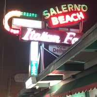Das Foto wurde bei Cantalini&amp;#39;s Salerno Beach Restaurant von Michael Walsh A. am 2/9/2017 aufgenommen