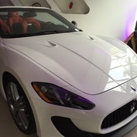 Das Foto wurde bei Maserati of Manhattan von Nilüfer N. am 7/1/2015 aufgenommen