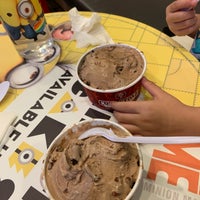 Photo taken at Cold Stone Creamery by Julian Y. on 1/5/2019