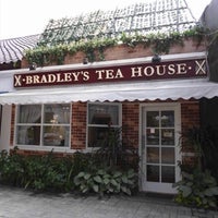 Photo taken at Bradley&amp;#39;s Tea House by Misoo__ on 11/3/2014
