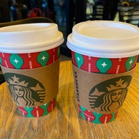 Photo taken at Starbucks by Muteredditruh on 12/5/2022