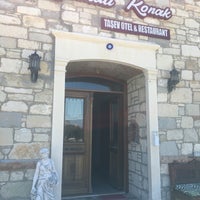 Foto diambil di Lavantalı Konak Taş Ev &amp;amp; Restoran oleh Muteredditruh pada 7/27/2020