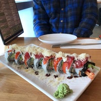 Foto tirada no(a) Umai Sushi - Nanaimo por Brit R. em 11/18/2017