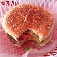 10/19/2014에 Juan M.님이 PicNic Burger Grill에서 찍은 사진