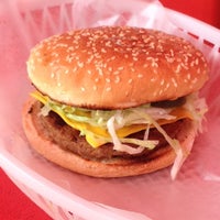Photo taken at PicNic Burger Grill by Juan M. on 11/15/2014