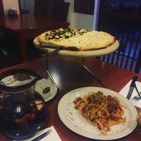 Das Foto wurde bei PAOLETTO Restaurante Italiano Pizzería von Ara A. am 3/23/2017 aufgenommen
