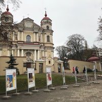 รูปภาพถ่ายที่ Šventų apaštalų Petro Ir Povilo Bažnyčia | Church of St Peter and St Paul โดย Carolena C. เมื่อ 11/15/2019
