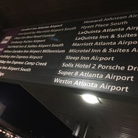 Photo taken at Atlanta Airport Hotel Shuttles by Derek on 12/4/2018