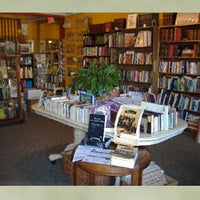 Foto diambil di Kensington Row Bookshop oleh Kensington Row Bookshop pada 11/26/2013