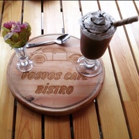 Foto tirada no(a) Vosvos Cafe &amp;amp; Bistro por Hülya A. em 9/19/2015
