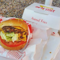 Photo taken at In-N-Out Burger by Zain M. on 8/15/2015