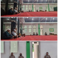 Photo taken at Masjid Nurul Iman Logistik Mabes Polri Cipinang by Agung D. on 8/24/2022