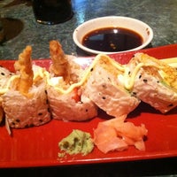 Das Foto wurde bei Osaka Japanese Restaurant von Bethany B. am 10/10/2012 aufgenommen