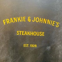 Снимок сделан в Frankie &amp;amp; Johnnie&amp;#39;s Restaurant пользователем Telly L. 8/23/2023